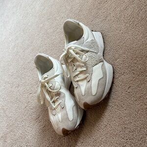 New Balance Cream 327 Sneakers